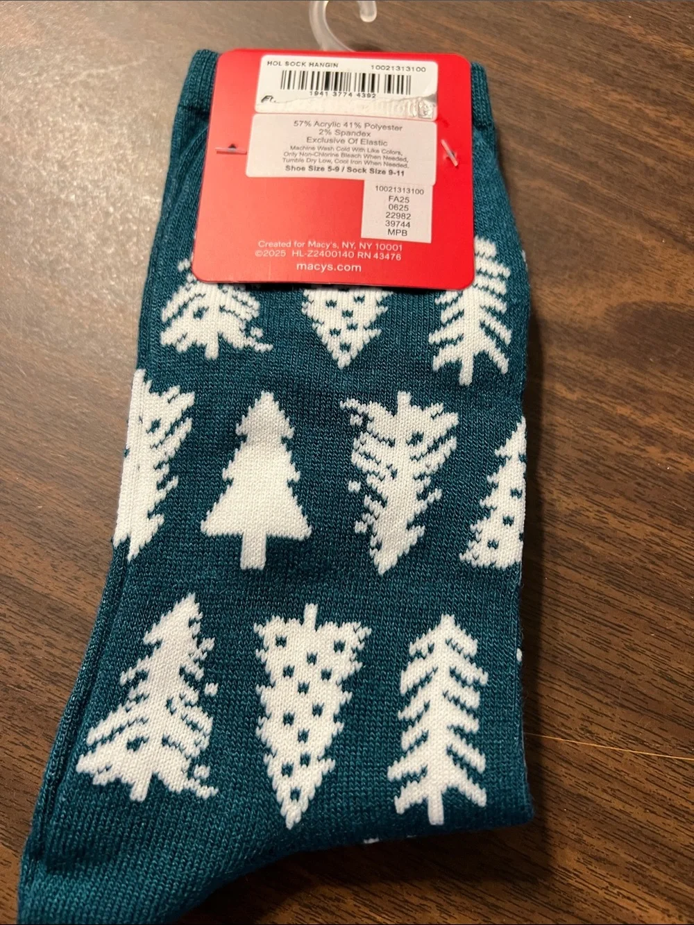 NWT Holiday Lane Men’s Green & White Tree Pattern Socks